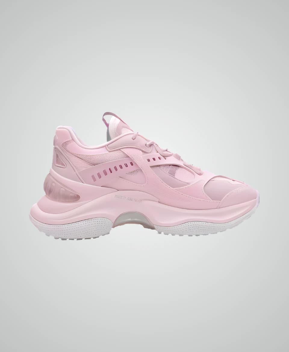 Women's sports shoe